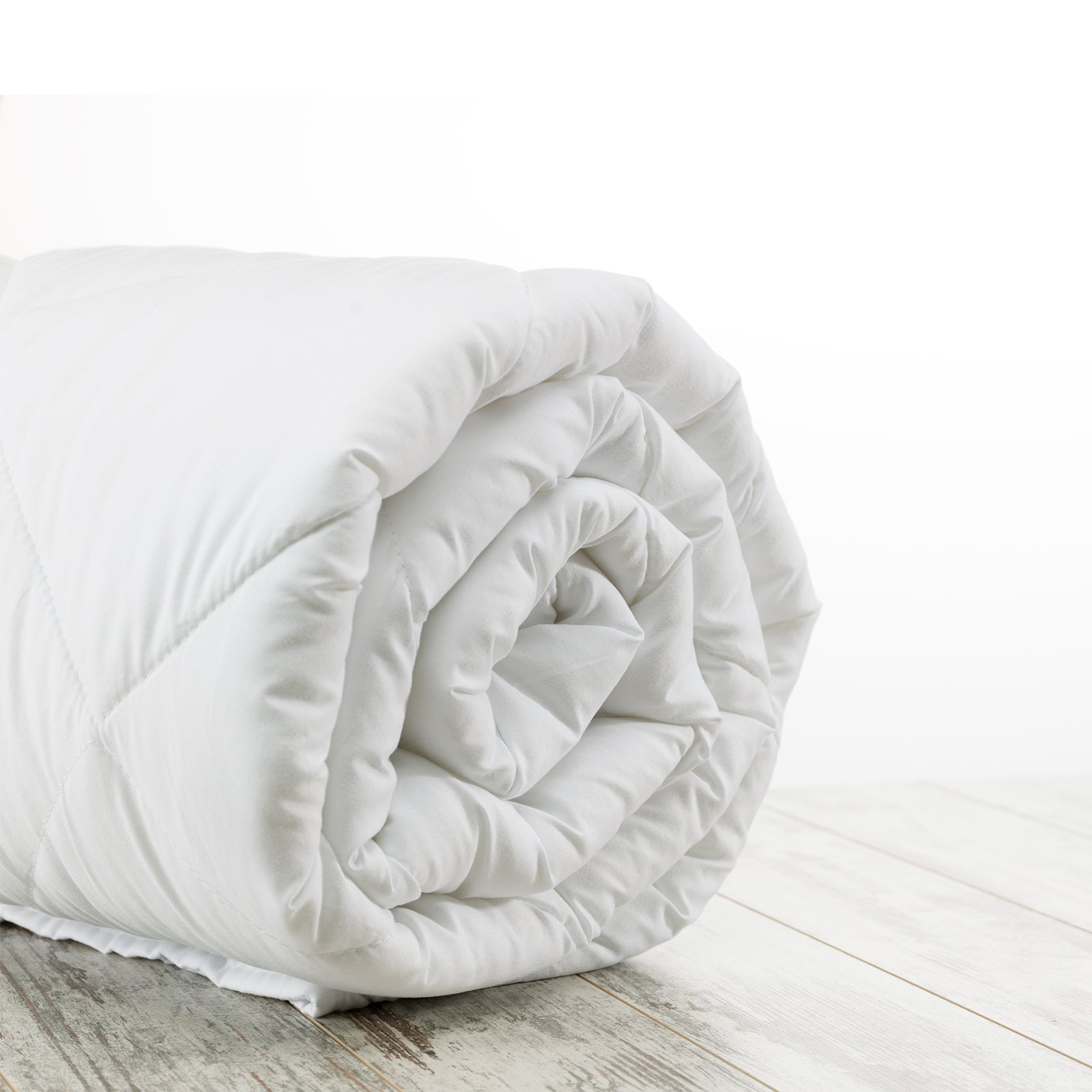 Silk Touch Quilt 360GSM All Seasons Antibacterial Hypoallergenic I Double I White